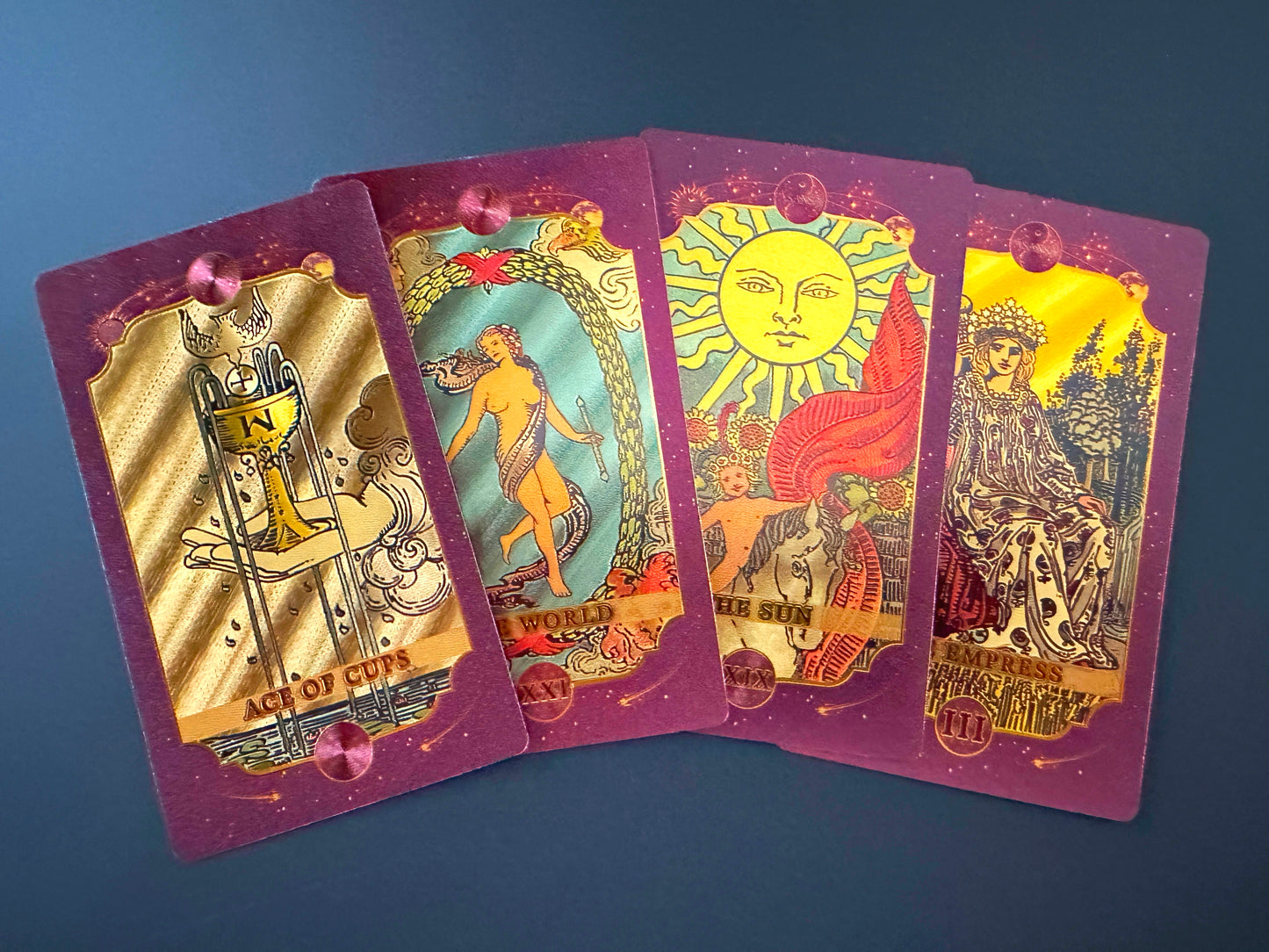 ĀŚANSĀ - Tarotdeck Lila/Gold Geschenkbox